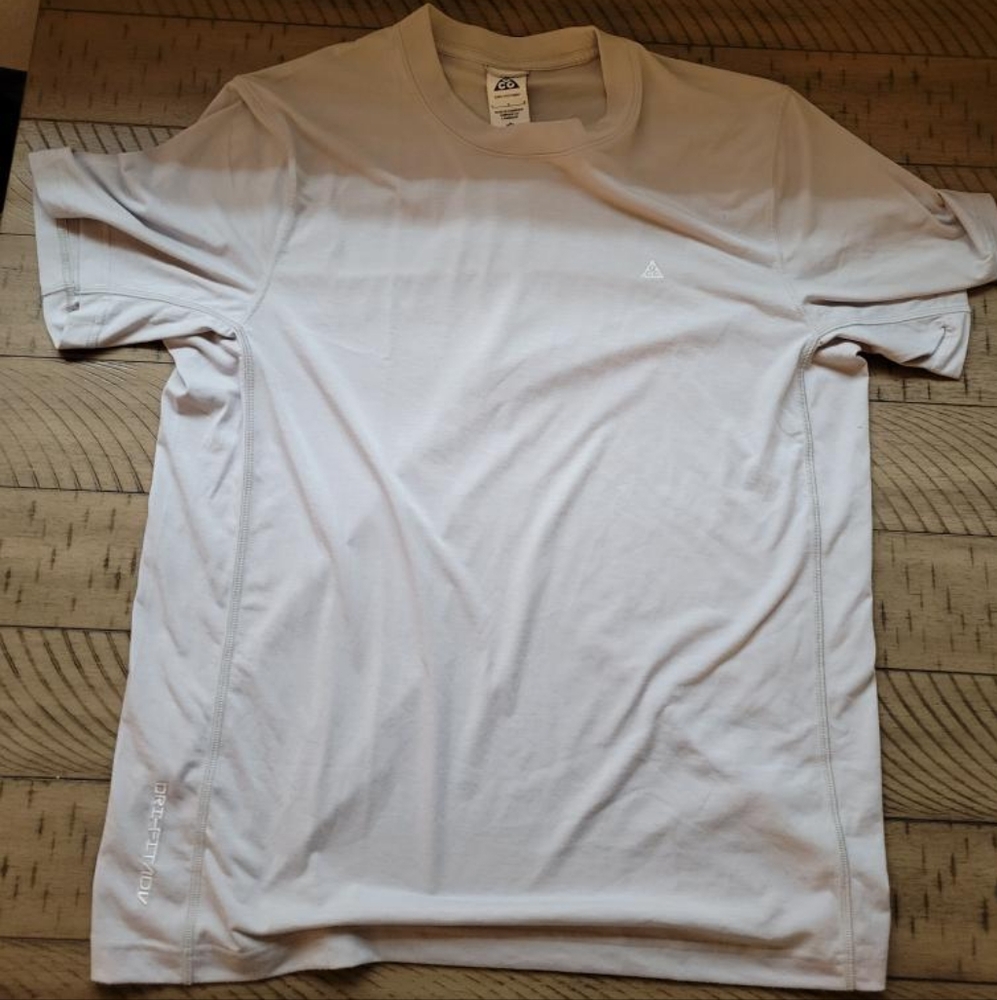 Nike L White ACG Advanced Dry Fit T-Shirt